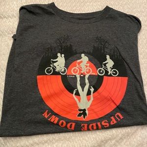 Stranger Things Adult Medium T-Shirt Upside Down Gray Short Sleeve Netflix